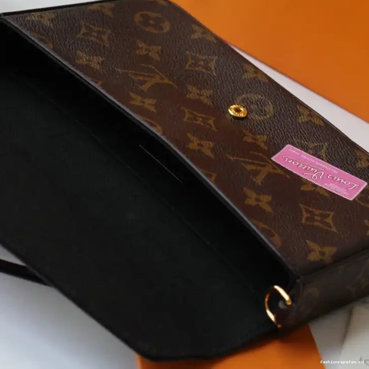Fashionrepsfam ru LV 2104DJ0051 Bags 0709